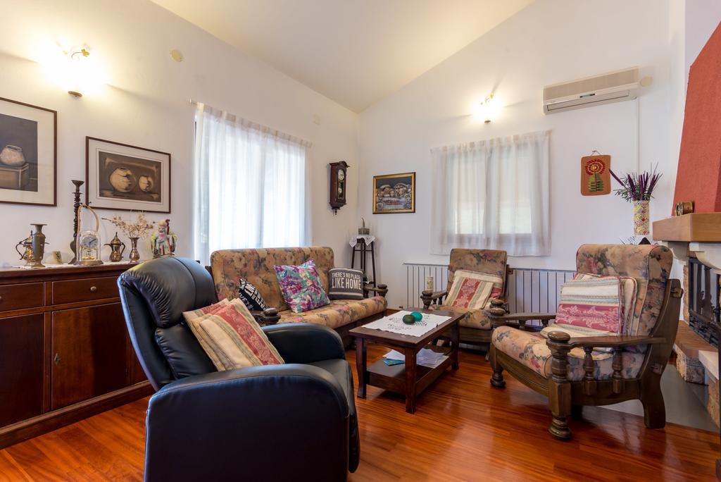 Villa Hacienda Rosemary Muntić Esterno foto