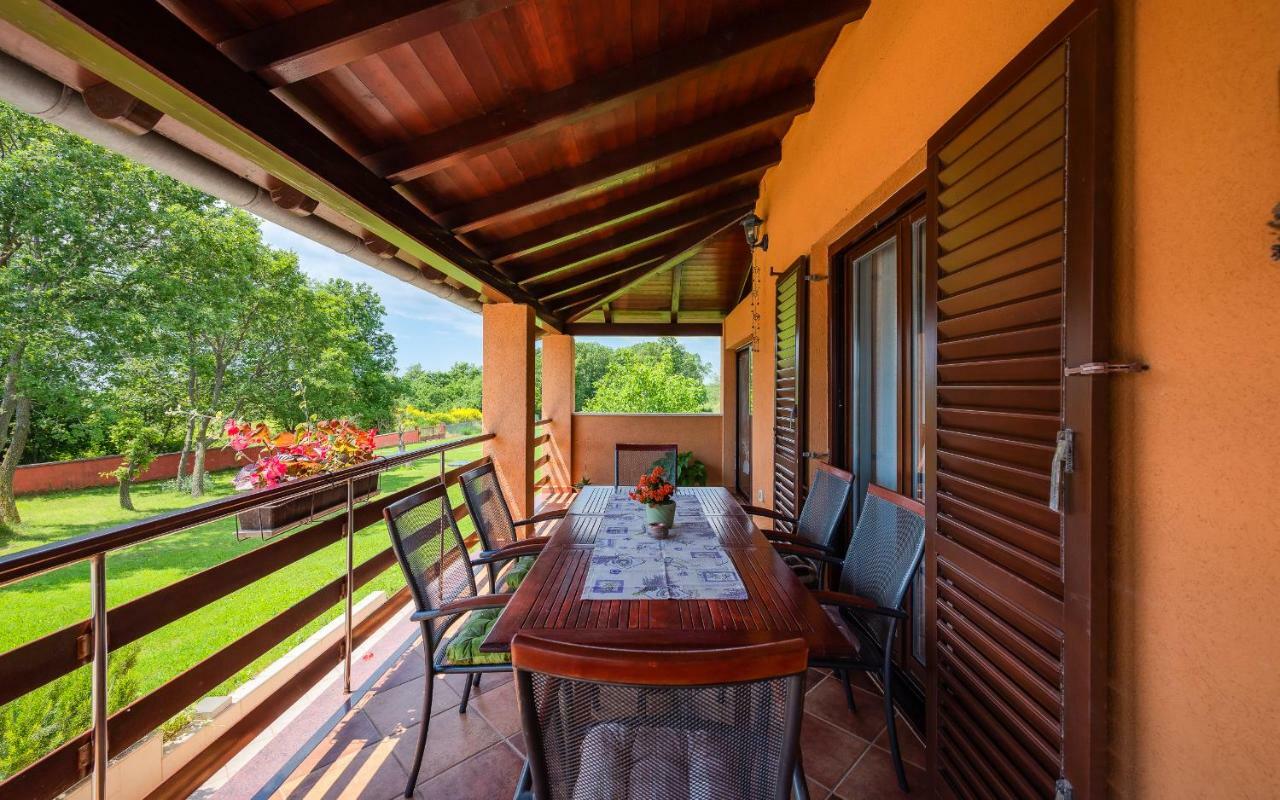 Villa Hacienda Rosemary Muntić Esterno foto