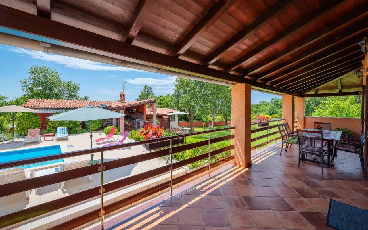 Villa Hacienda Rosemary Muntić Esterno foto