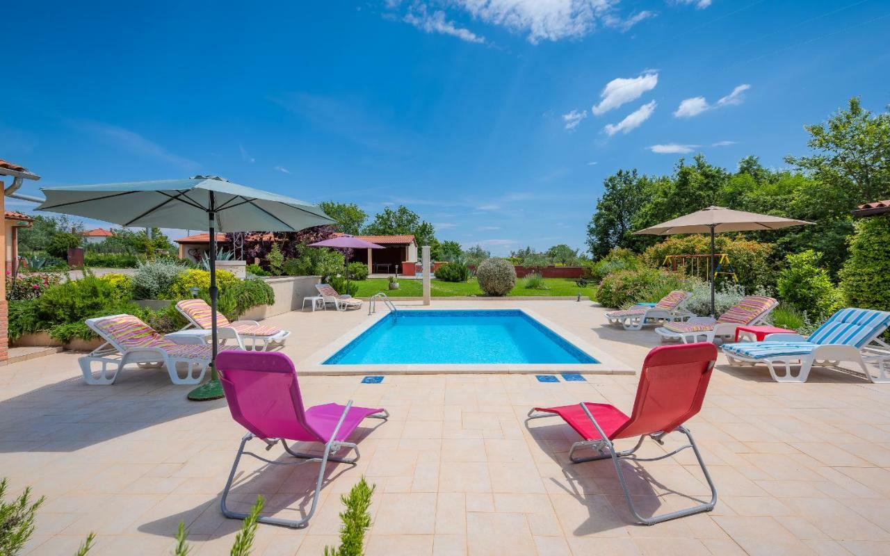 Villa Hacienda Rosemary Muntić Esterno foto