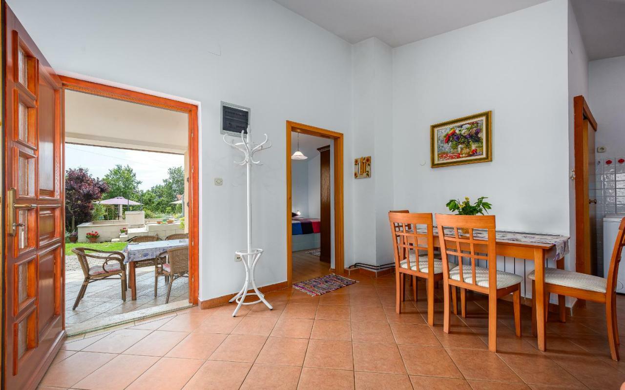 Villa Hacienda Rosemary Muntić Esterno foto