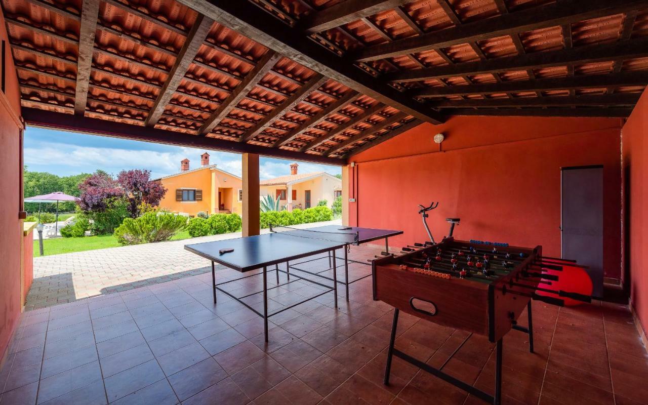 Villa Hacienda Rosemary Muntić Esterno foto